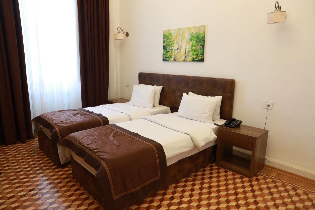 Malakan Hotel Baky Esterno foto