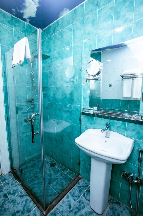 Malakan Hotel Baky Esterno foto