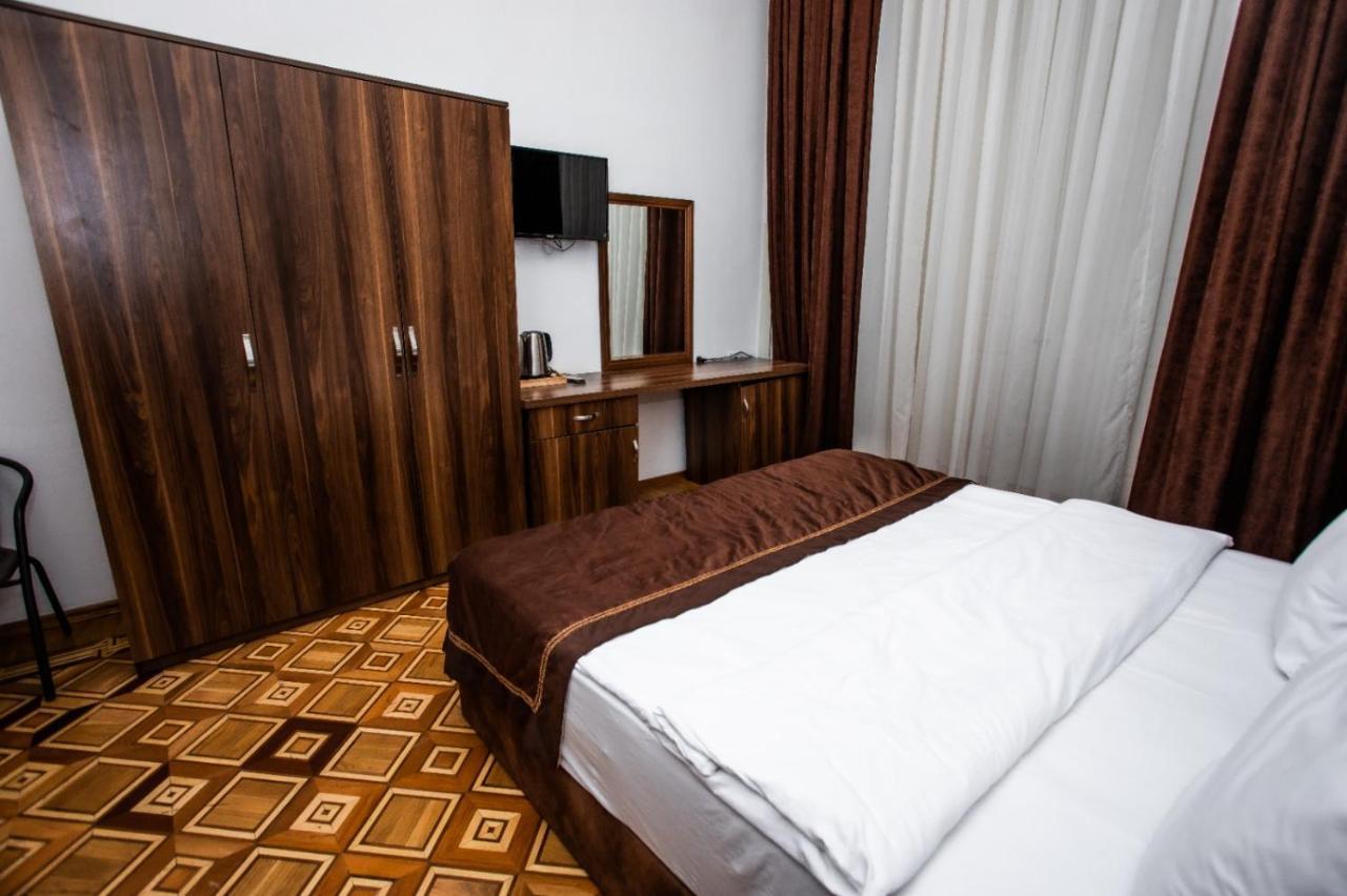 Malakan Hotel Baky Esterno foto