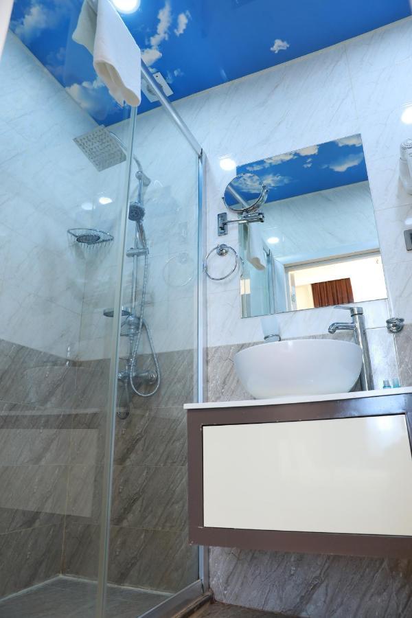 Malakan Hotel Baky Esterno foto